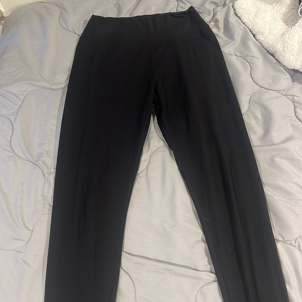 Black leggings